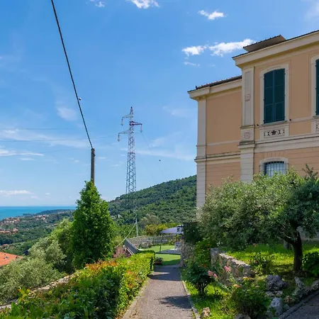Villa Le Palme-Pool, Garden, Terrace & Sea View Villa