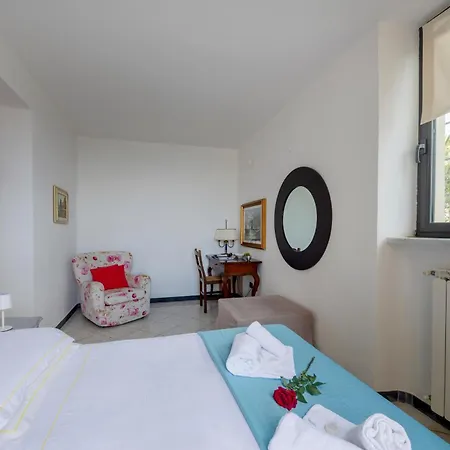 Villa Le Palme-Pool, Garden, Terrace & Sea View La Spezia