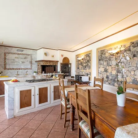 Villa Le Palme-Pool, Garden, Terrace & Sea View Villa *