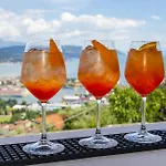 Villa Le Palme-pool, Garden, Terrace & Sea View