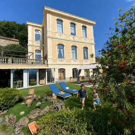 Le Palme-pool, Garden, Terrace & Sea View Villa *