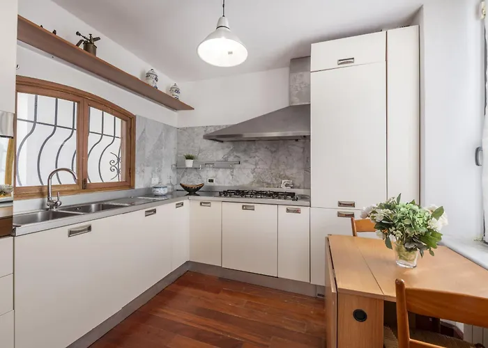 Le Palme-pool, Garden, Terrace & Sea View Вилла Специя