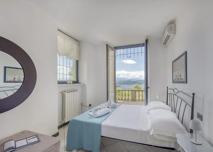 Le Palme-pool, Garden, Terrace & Sea View Специя