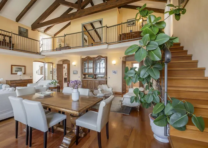 Вилла Le Palme-pool, Garden, Terrace & Sea View