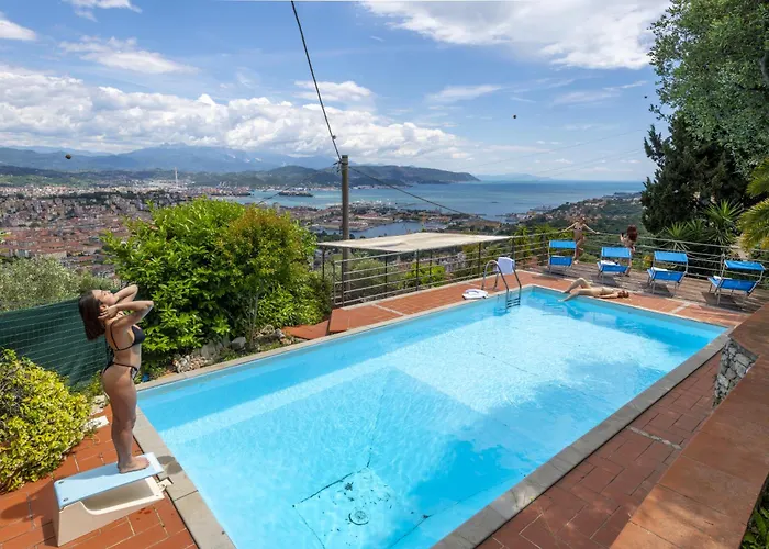 Вилла Le Palme-pool, Garden, Terrace & Sea View